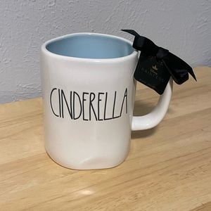 NWT Rae Dunn Disney Princess CINDERELLA mug